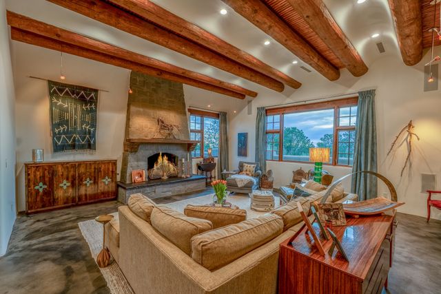 148 Barranca Road, Santa Fe, NM 87501