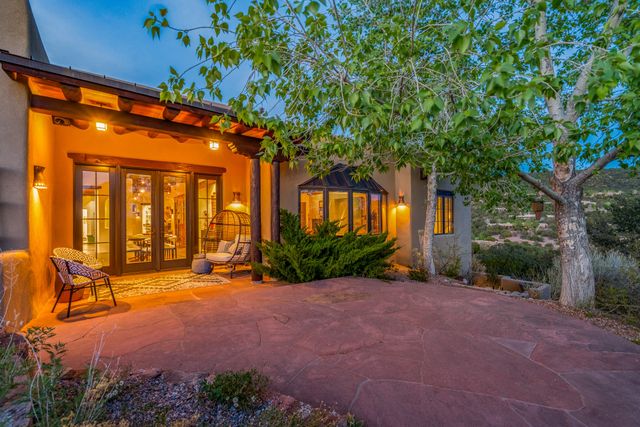 148 Barranca Road, Santa Fe, NM 87501