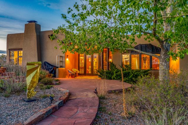 148 Barranca Road, Santa Fe, NM 87501