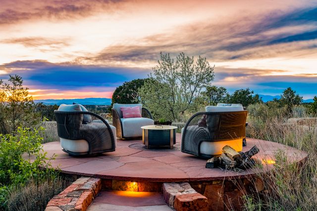 148 Barranca Road, Santa Fe, NM 87501