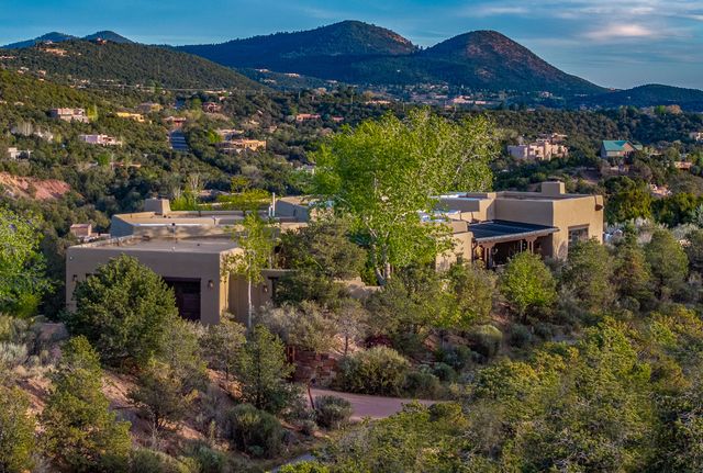 148 Barranca Road, Santa Fe, NM 87501