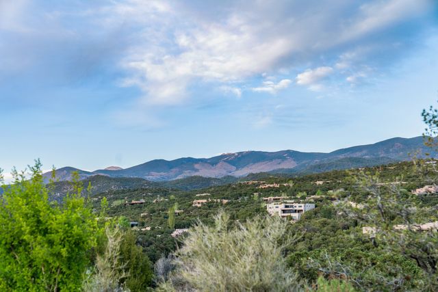 148 Barranca Road, Santa Fe, NM 87501
