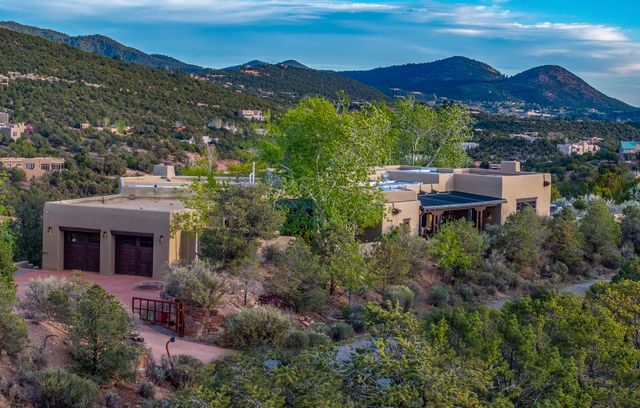 148 Barranca Road, Santa Fe, NM 87501