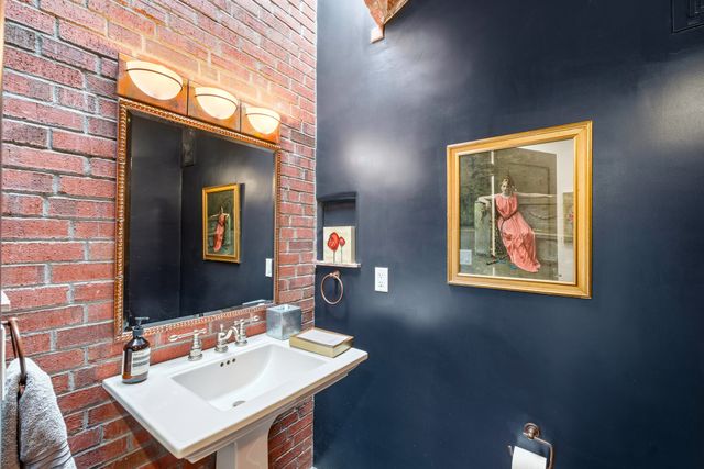 148 Barranca Road, Santa Fe, NM 87501