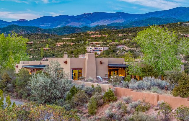 148 Barranca Road, Santa Fe, NM 87501