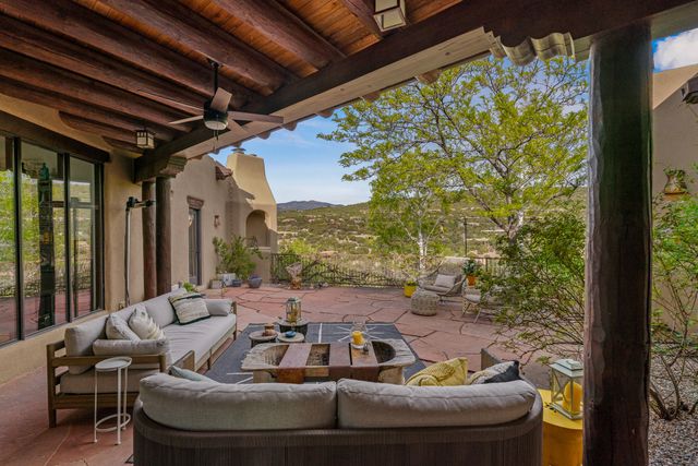 148 Barranca Road, Santa Fe, NM 87501