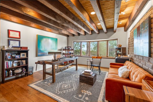148 Barranca Road, Santa Fe, NM 87501