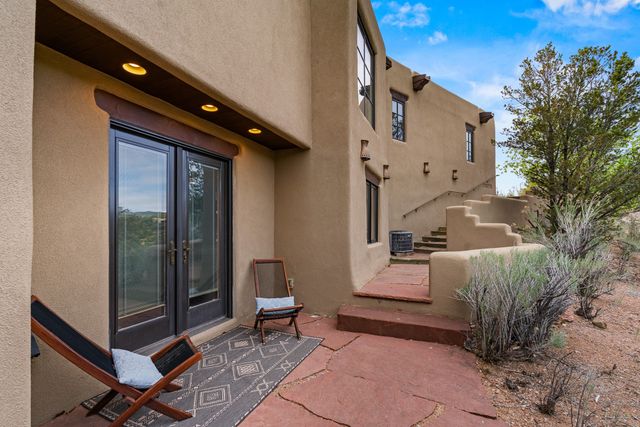 148 Barranca Road, Santa Fe, NM 87501