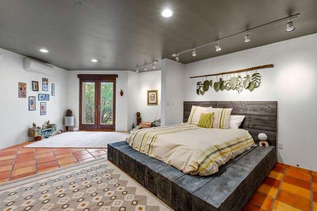 148 Barranca Road, Santa Fe, NM 87501