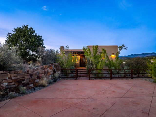 148 Barranca Road, Santa Fe, NM 87501