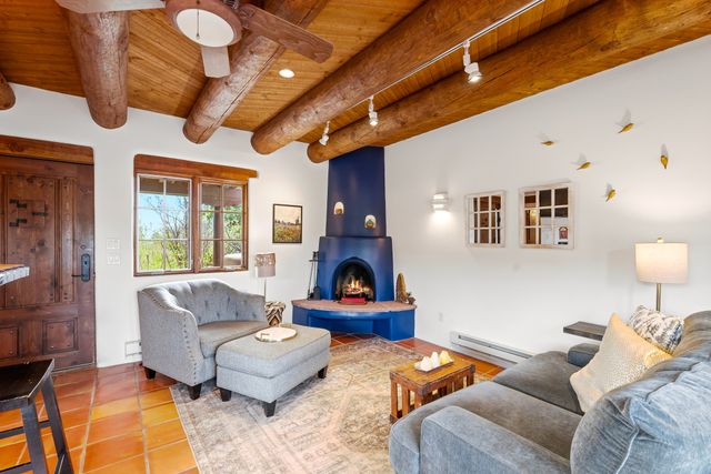 148 Barranca Road, Santa Fe, NM 87501