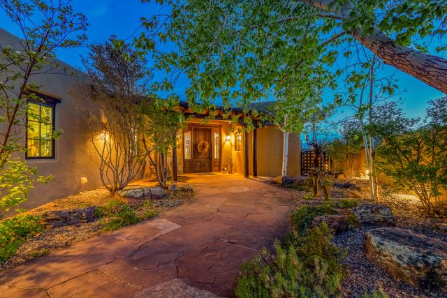 148 Barranca Road, Santa Fe, NM 87501