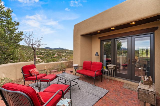 148 Barranca Road, Santa Fe, NM 87501
