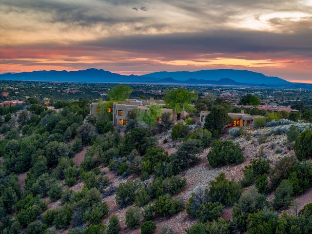 148 Barranca Road, Santa Fe, NM 87501