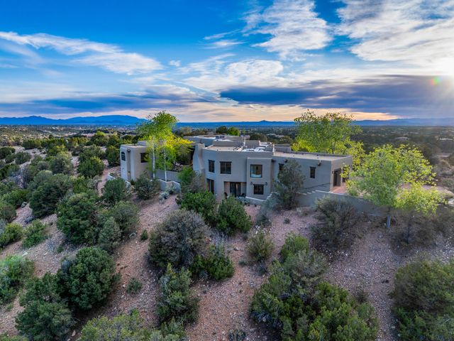 148 Barranca Road, Santa Fe, NM 87501