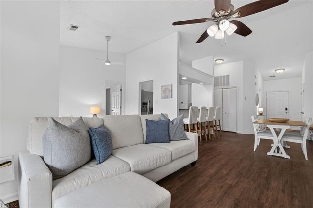 2325 W Great Neck Rd Apt 203, Virginia Beach, VA 23451