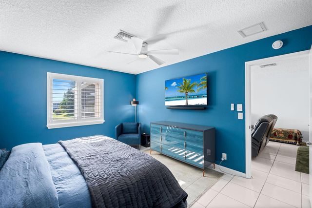 1540 NW 18th Avenue 203, Delray Beach, FL 33445