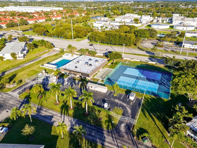 1540 NW 18th Avenue 203, Delray Beach, FL 33445
