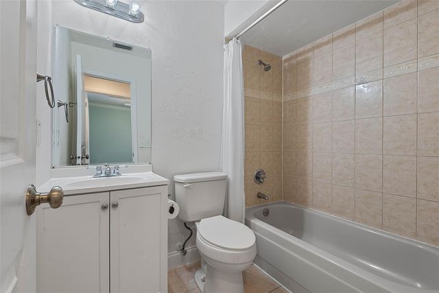 8 OAKMONT COURT 8, Palm Coast, FL 32137