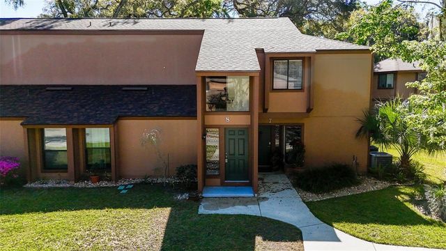 8 OAKMONT COURT 8, Palm Coast, FL 32137
