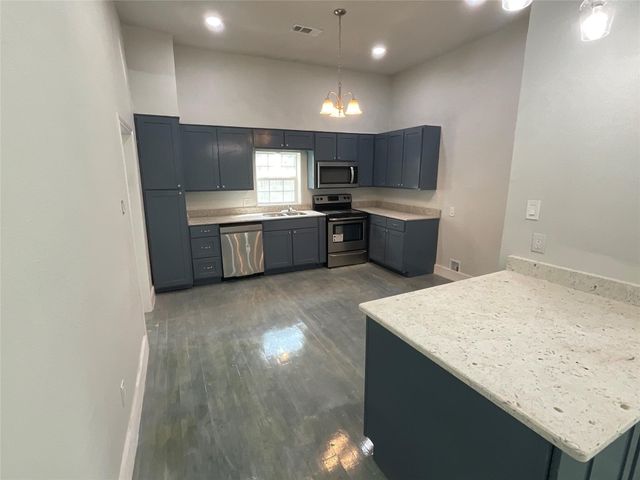 207 College Street, Chico, TX 76431