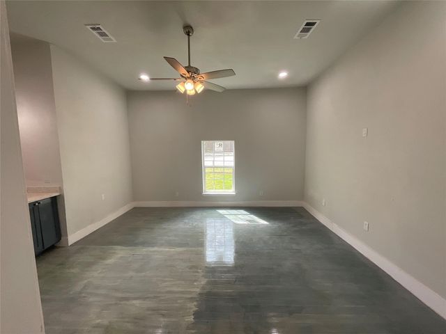 207 College Street, Chico, TX 76431