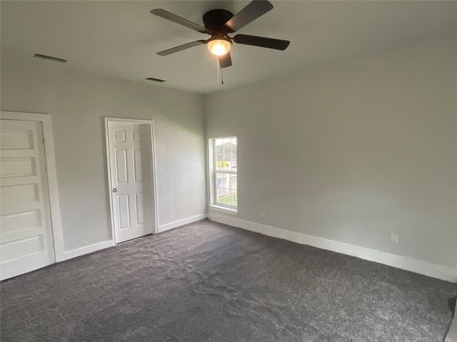 207 College Street, Chico, TX 76431