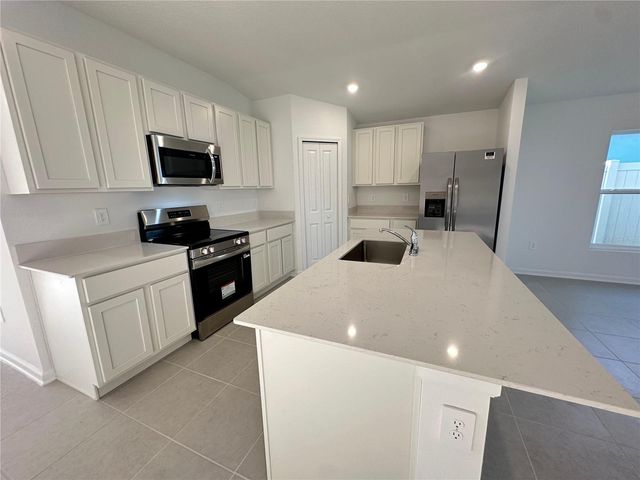 2117 LASSO LOOP, Eagle Lake, FL 33839