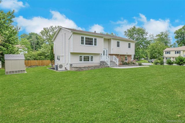 17 Quaspeak Road, Congers, NY 10920
