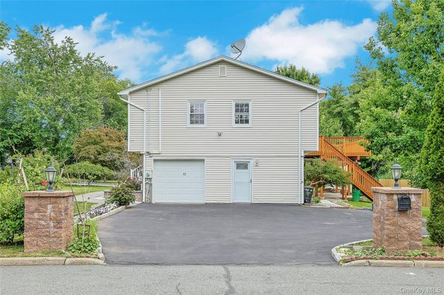 17 Quaspeak Road, Congers, NY 10920