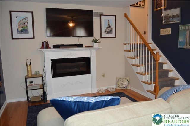 17 Tamarack Court, Forks Twp, PA 18040