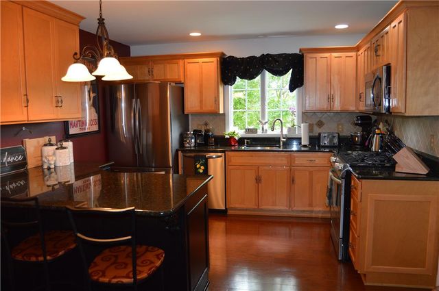 17 Tamarack Court, Forks Twp, PA 18040