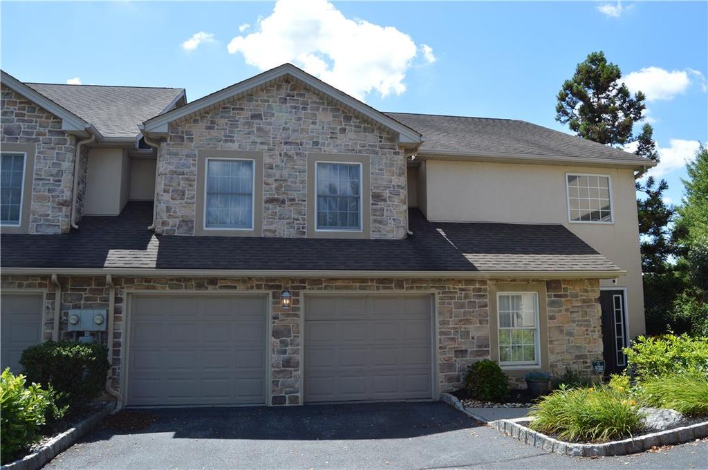17 Tamarack Court, Forks Twp, PA 18040