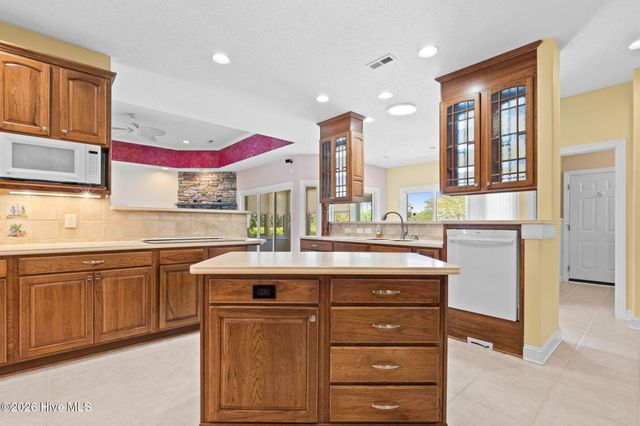 989 Middleton Drive NW, Calabash, NC 28467