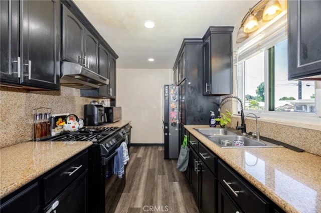 635 W H, Ontario, CA 91762