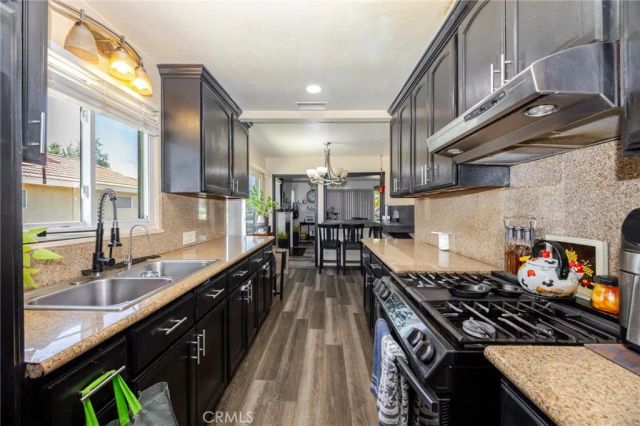 635 W H, Ontario, CA 91762