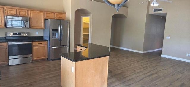 6635 E Venue Circle, Mesa, AZ 85215