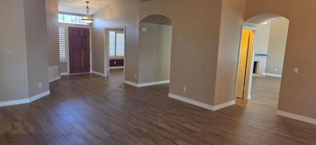 6635 E Venue Circle, Mesa, AZ 85215