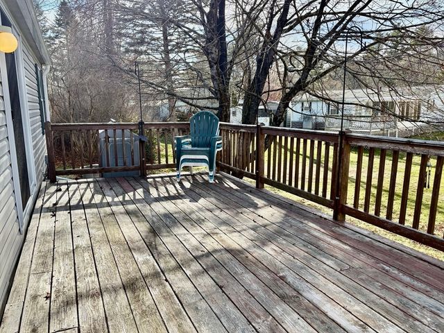 21 Varney Ln, Barre, MA 01005