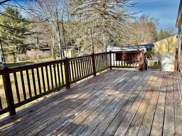 21 Varney Ln, Barre, MA 01005