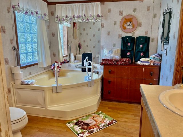 21 Varney Ln, Barre, MA 01005