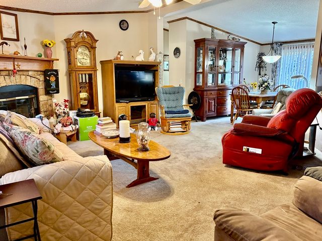 21 Varney Ln, Barre, MA 01005