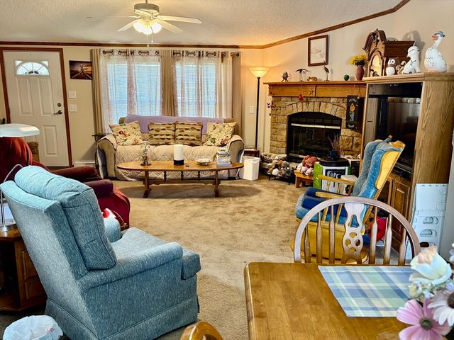 21 Varney Ln, Barre, MA 01005