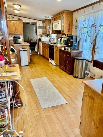 21 Varney Ln, Barre, MA 01005