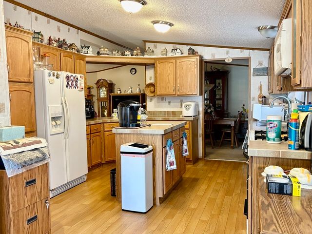 21 Varney Ln, Barre, MA 01005