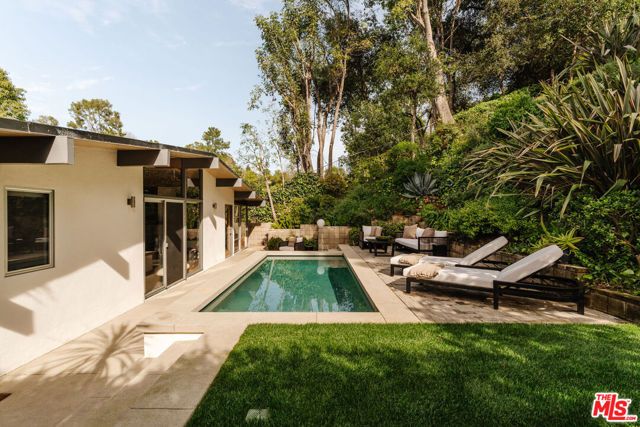 3688 Buena Park Drive, Studio City (los Angeles), CA 91604