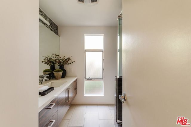 3688 Buena Park Drive, Studio City (los Angeles), CA 91604