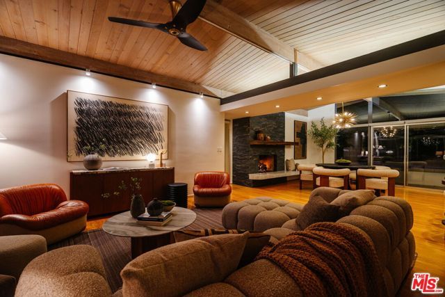 3688 Buena Park Drive, Studio City (los Angeles), CA 91604