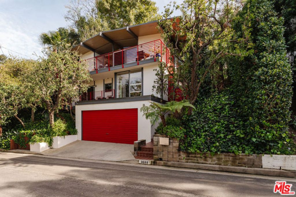3688 Buena Park Drive, Studio City (los Angeles), CA 91604