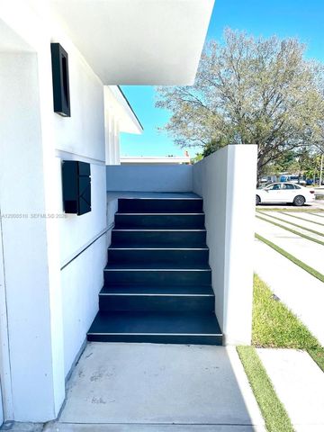 19960 Highland Lakes Blvd, Miami, FL 33179